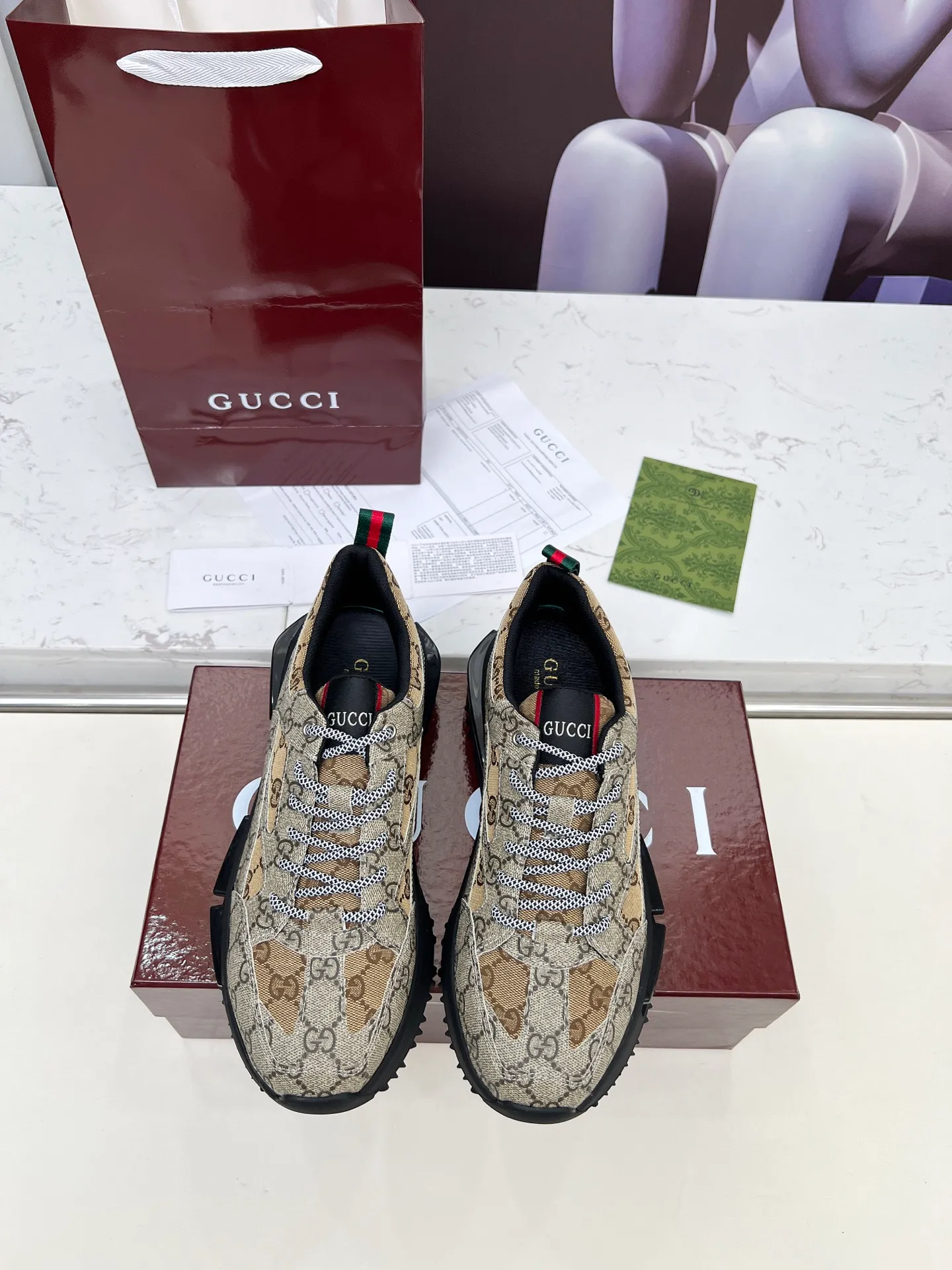👟👟Ex-factory price 560👟👟 ❤️‍🔥❤️‍🔥❤️‍🔥Gucci series 2.0 sports shoes are made with heavy investment❤️‍🔥❤️‍🔥❤️‍🔥Renewed interpretation of the brand's iconic striped webbing elements😍😍When retro genes collide with futuristic design🎊🎊This new pair of Gucci shoes directly reaches the trend threshold💥 ✔️Caron color contrast + classic stripes, GG reflective piping, visual impact, and comes with high-light filter when out on the street ✔️Multi-layer structure of different materials, mesh breathability, leather shaping, outsole EVA foam and TPU combination😍😍😍Fashion and practicality online ✔️Details of double G midsole + iconic double G lock shoelaces, retro DNA is crazy and restless, and every step is based on the trendy aesthetic❤️❤️❤️❤️ Matching code: male 39-44